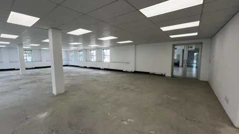 WhatsApp Image 2025-11-20 at 14.36.37 (1).